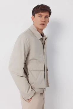 Cazadora t&eacute;cnica ligera