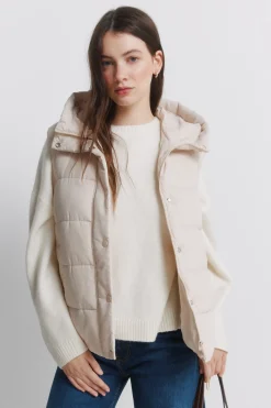 Chaleco acolchado con capucha