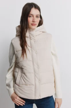 Chaleco acolchado con capucha