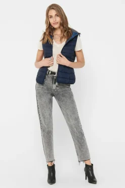 Chaleco acolchado ultraligero con capucha