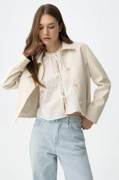 Chaqueta abotonada efecto piel