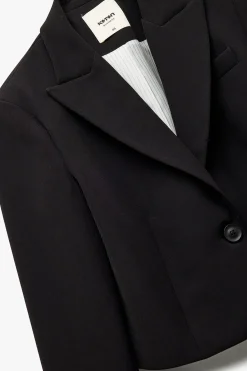 Chaqueta blazer corta