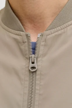 Chaqueta bomber corta tejido plano