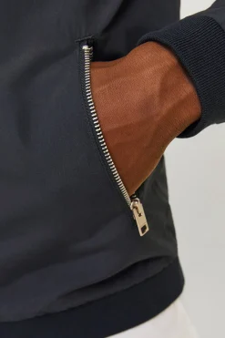 Chaqueta bomber ligera