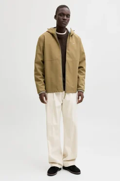 Chaqueta casual con capucha