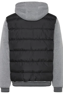 Chaqueta con capucha