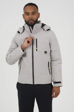 Chaqueta con capucha