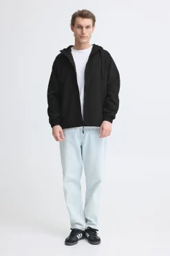 Chaqueta con capucha