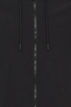 Chaqueta con capucha