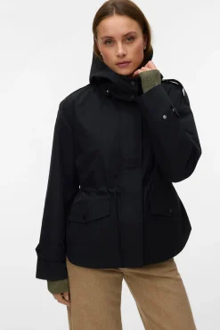 Chaqueta con capucha