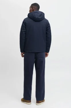 Chaqueta con capucha