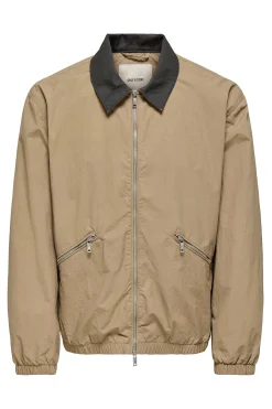 Chaqueta con pu&ntilde;os el&aacute;sticos