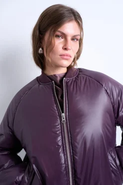 Chaqueta corta de nylon