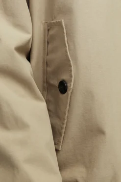 Chaqueta cuello alto