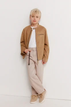 Chaqueta de antelina para ni&ntilde;o.