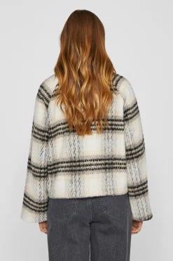 Chaqueta de pa&ntilde;o abotonada