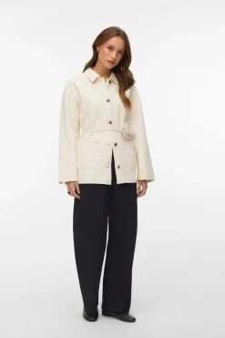 Chaqueta denim detalle flor