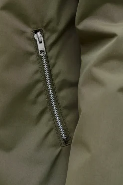 Chaqueta Harrington cuello alto