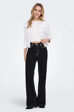 Chaqueta vaquera bolsillos delanteros