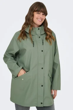 Chubasquero con capucha talla grande