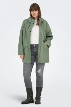 Chubasquero con capucha talla grande