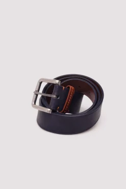 Cintur&oacute;n efecto piel pespuntes