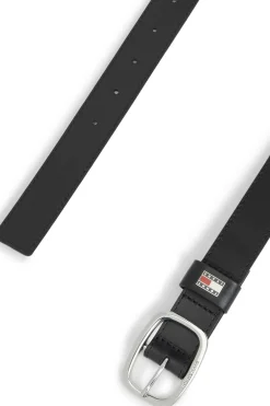 Cintur&oacute;n Tommy Jeans negro con hebilla met&aacute;lica