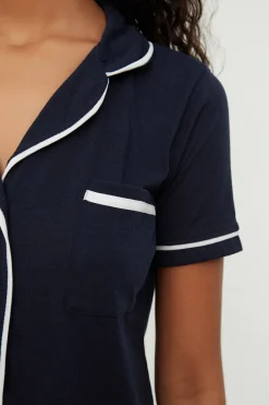 Conjunto de pijama camisero corto