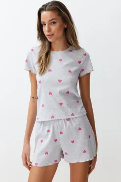 Conjunto de pijama corto corazones