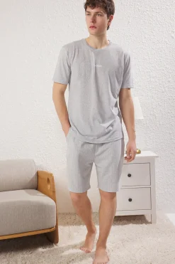 Conjunto de pijama corto rayas