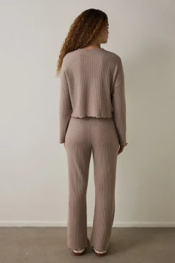 Conjunto de pijama t&eacute;rmico de manga larga con cuello redondo y efecto waffle en color moca