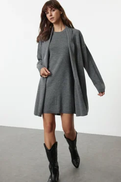 Conjunto de vestido y c&aacute;rdigan mini