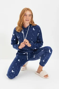 Conjunto pijama polar capucha azul galaxia