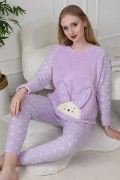 Conjunto pijama polar conejo y corazones lila