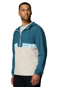 Cortavientos con capucha