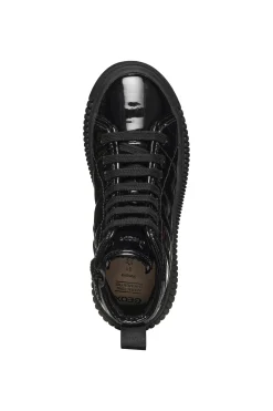 Deportivas efecto charol