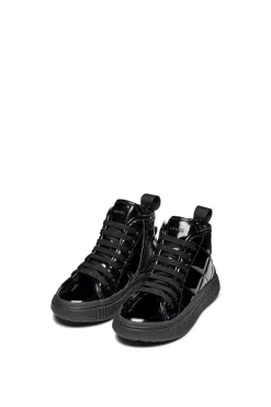 Deportivas efecto charol