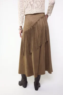 Falda antelina con flecos