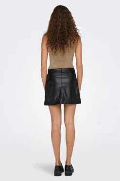 Falda corta de polip&igrave;el