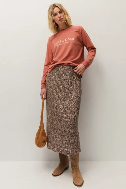 Falda estampada con goma