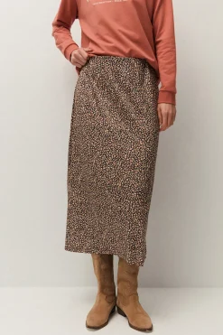 Falda estampada con goma