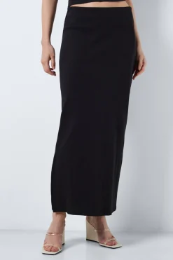 Falda larga al cuerpo