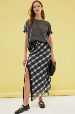 Falda larga detalle encaje