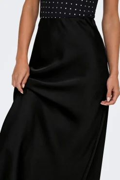 Falda larga sat&eacute;n