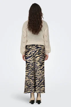 Falda larga satinada