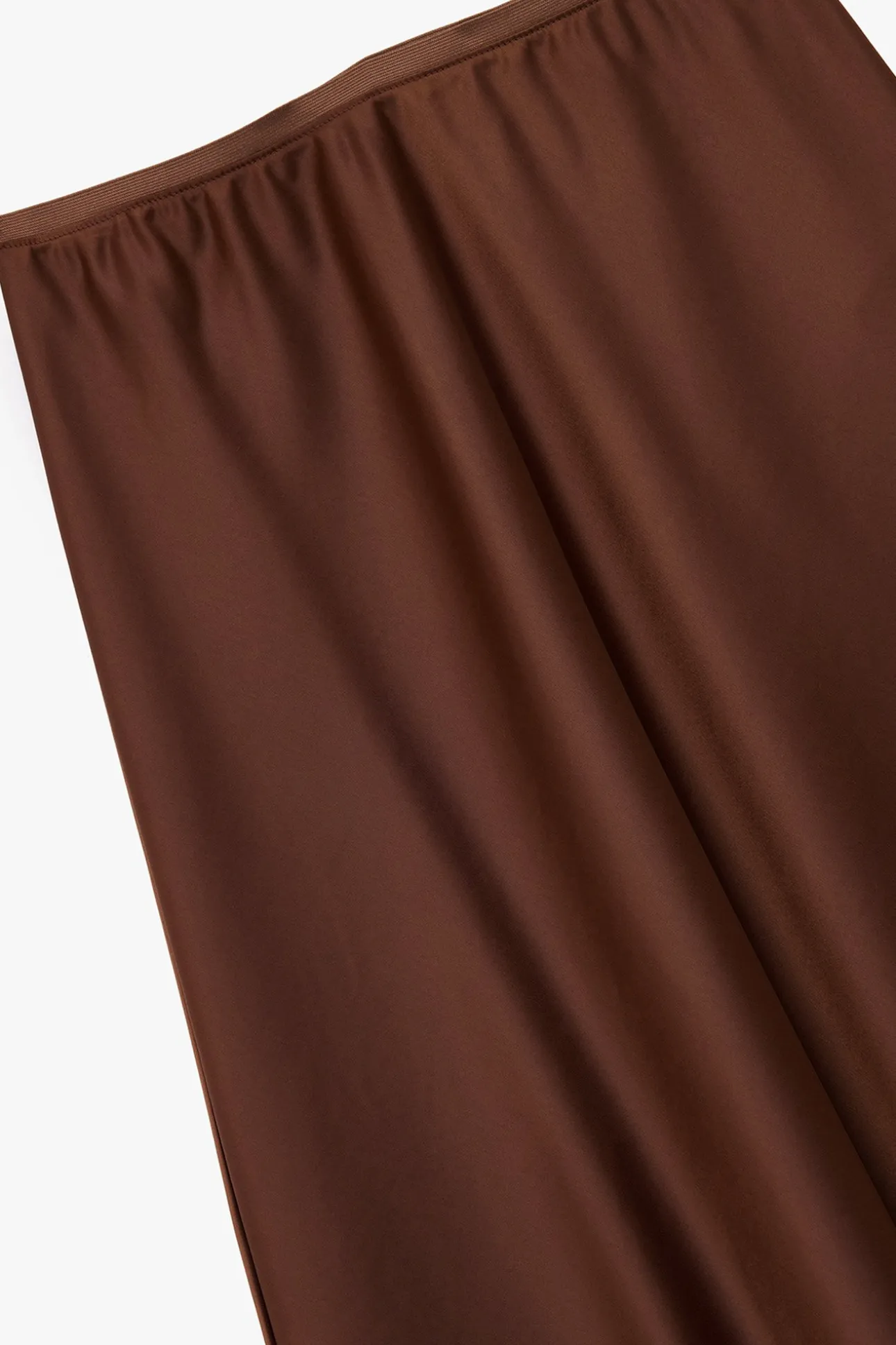 Falda midi de corte regular con cintura est&aacute;ndar