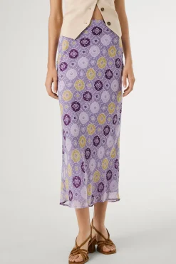 Falda midi fluida con estampado.