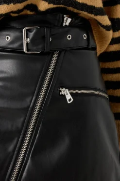 Falda Mini Efecto Piel Con