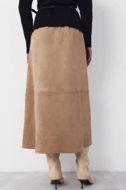 Falda vuelo de antelina