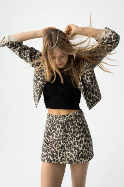 Falda-Pantal&oacute;n vaquera de leopardo
